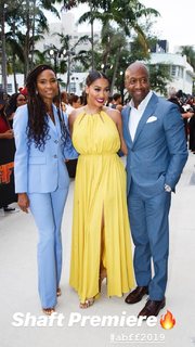 La La Anthony feet photo thumbnail