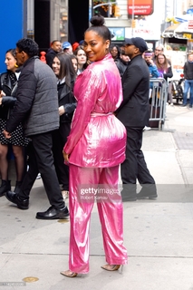La La Anthony feet photo thumbnail