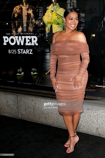 La La Anthony feet photo thumbnail