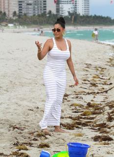 La La Anthony feet photo thumbnail