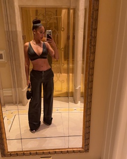 La La Anthony feet photo thumbnail