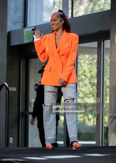 La La Anthony feet photo thumbnail