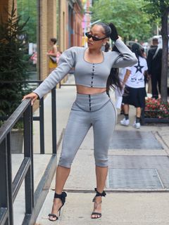 La La Anthony feet photo thumbnail