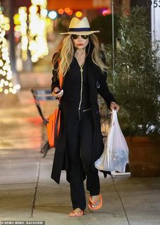 La Toya Jackson feet photo 1