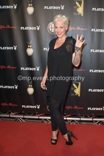 LaFee feet photo 10