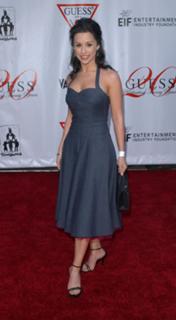 Lacey Chabert feet photo thumbnail