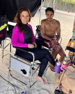 Lacey Chabert feet photo thumbnail