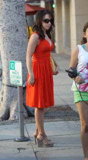 Lacey Chabert feet photo thumbnail