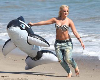 Lacey Schwimmer feet photo 9