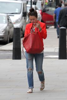 Lacey Turner feet photo thumbnail