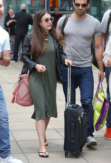 Lacey Turner feet photo thumbnail