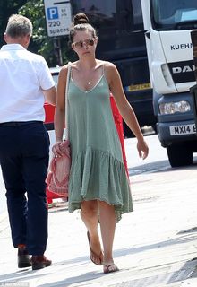 Lacey Turner feet photo thumbnail