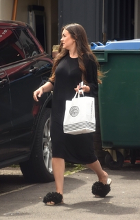 Lacey Turner feet photo thumbnail