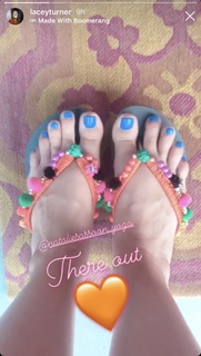 Lacey Turner feet photo thumbnail