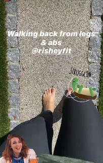 Lacey Turner feet photo thumbnail