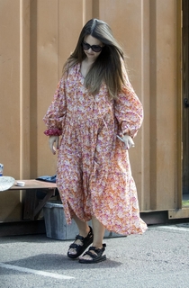 Lacey Turner feet photo thumbnail