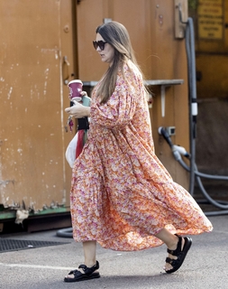 Lacey Turner feet photo thumbnail