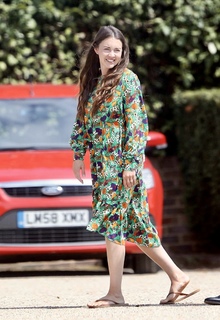 Lacey Turner feet photo thumbnail