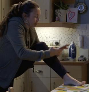 Lacey Turner feet photo thumbnail
