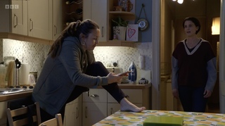 Lacey Turner feet photo thumbnail