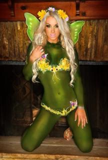 Laci Kay Somers feet photo thumbnail