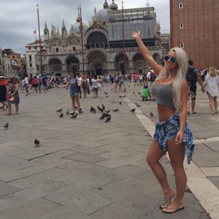 Laci Kay Somers feet photo thumbnail