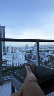 Laci Kay Somers feet photo thumbnail