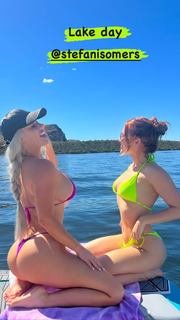 Laci Kay Somers feet photo thumbnail