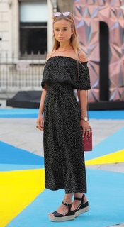 Lady Amelia Windsor feet photo 8