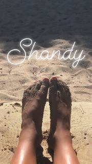 Lady Amelia Windsor feet photo 3