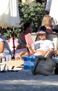 Lady Amelia Windsor feet photo 7
