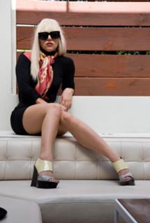 Lady Gaga feet photo thumbnail