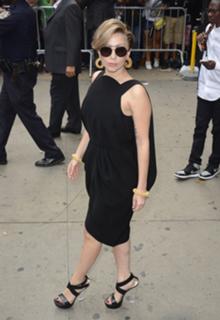 Lady Gaga feet photo thumbnail
