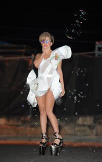Lady Gaga feet photo thumbnail
