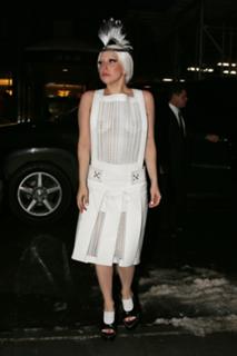 Lady Gaga feet photo thumbnail