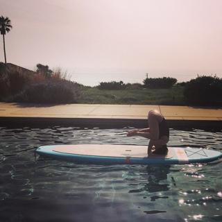 Lady Gaga feet photo thumbnail