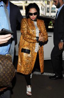 Lady Gaga feet photo thumbnail