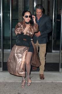 Lady Gaga feet photo thumbnail