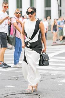 Lady Gaga feet photo thumbnail