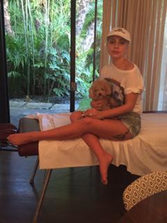 Lady Gaga feet photo thumbnail