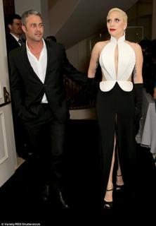 Lady Gaga feet photo thumbnail