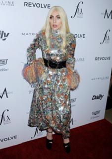 Lady Gaga feet photo thumbnail