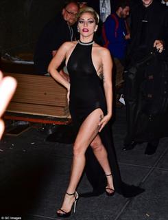 Lady Gaga feet photo thumbnail