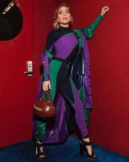 Lady Gaga feet photo thumbnail
