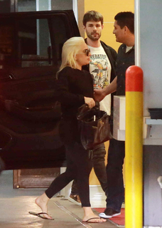 Lady Gaga feet photo thumbnail