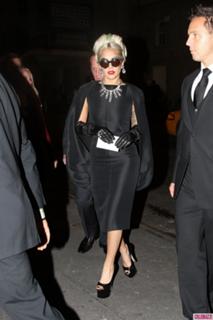 Lady Gaga feet photo thumbnail
