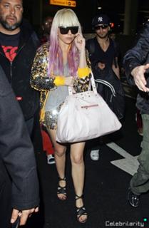 Lady Gaga feet photo thumbnail