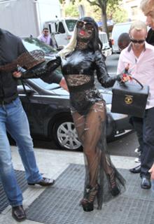 Lady Gaga feet photo thumbnail