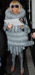 Lady Gaga feet photo thumbnail