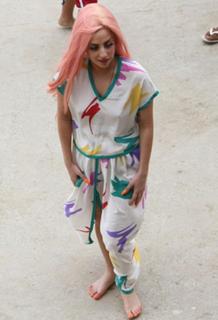 Lady Gaga feet photo thumbnail